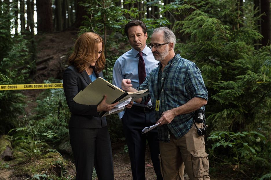 Mulder and Scully Meet the Were-Monster 0